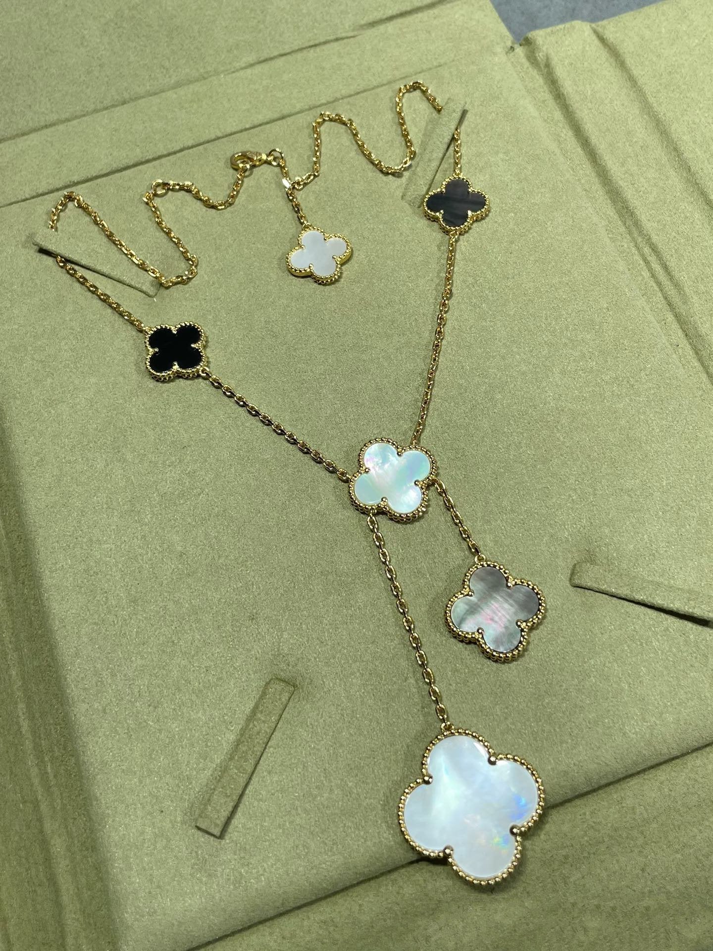[Vintora]CLOVER 6 MOTIF MOP ONYX GOLD NECKLACE