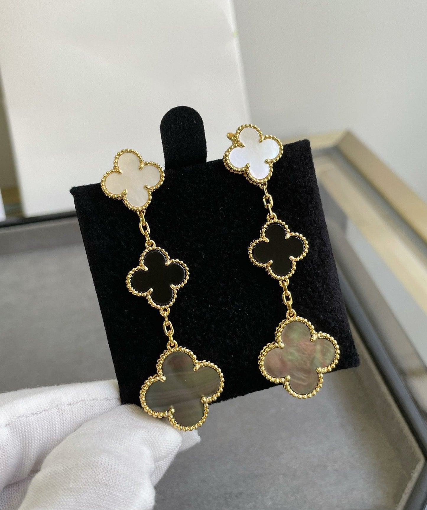 [Vintora]CLOVER 3 MOTIF MOP ONYX DARK MOP PINK GOLD EARRINGS