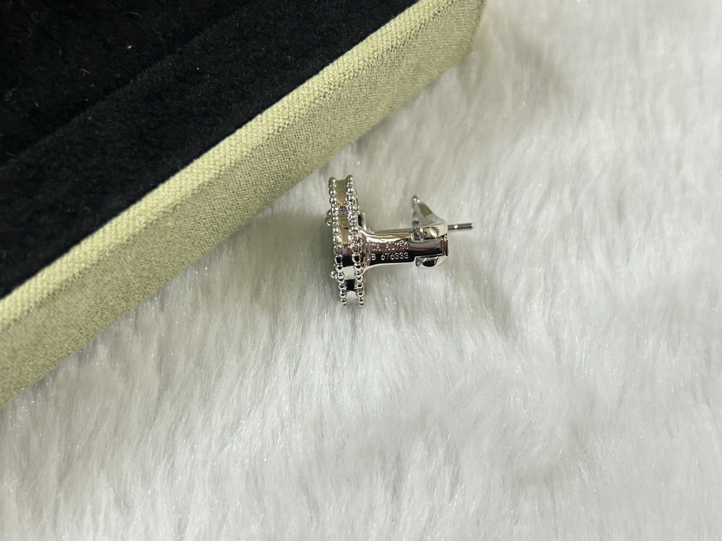 [Vintora]CLOVER PIETERSITE MEDIUM STUD EARRINGS