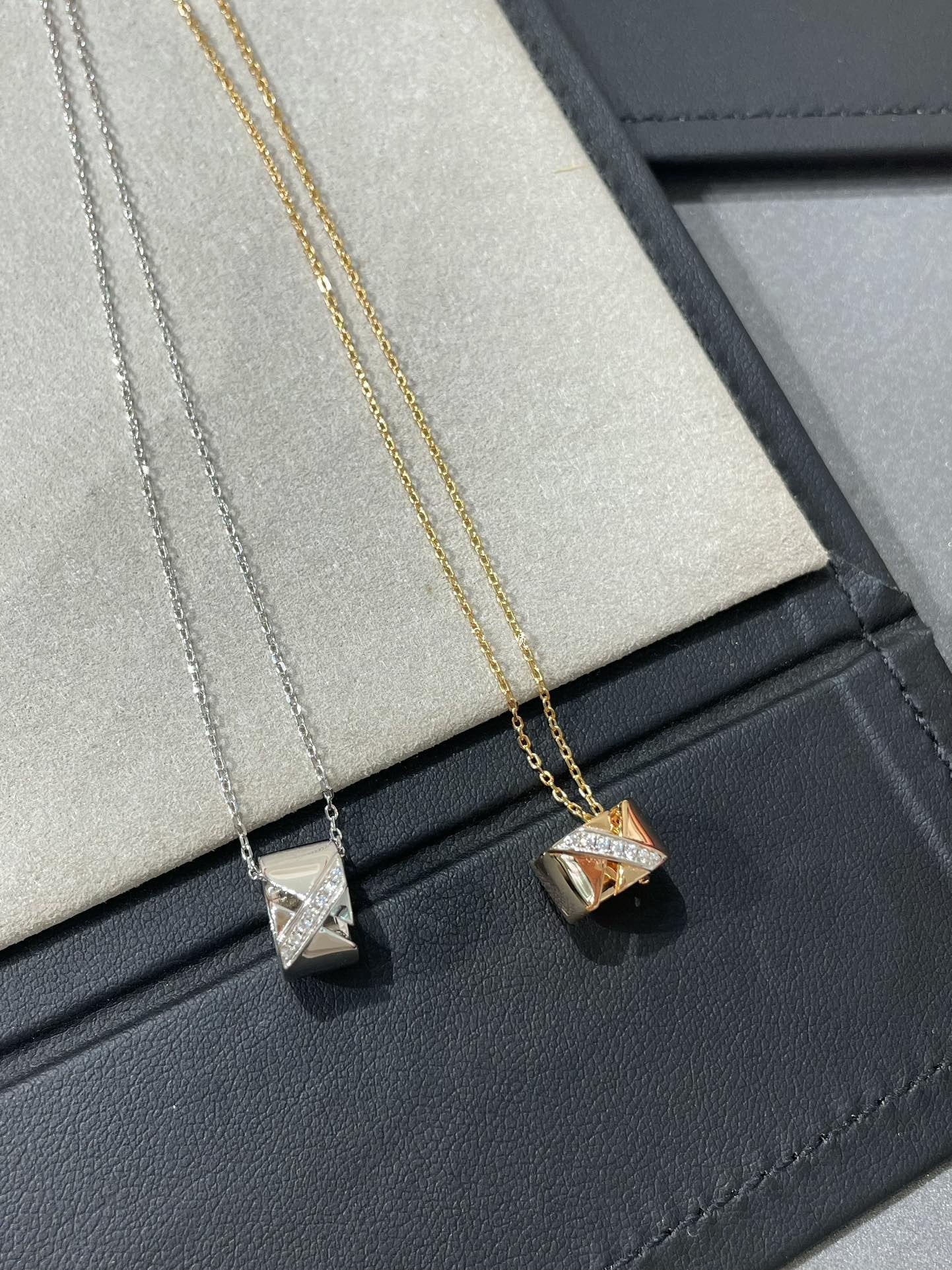 [Vintora]LIENS EVIDENCE DIAMOND NECKLACE