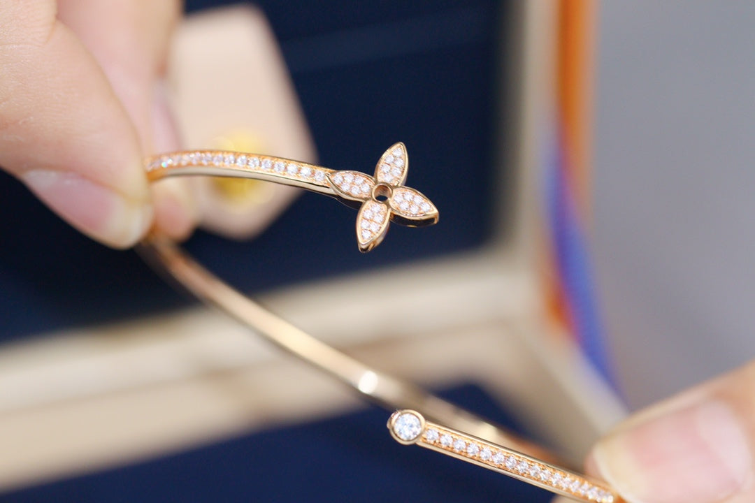 [Vintora]IDYLLE PINK GOLD OPEN BRACELET DIAMOND PAVED