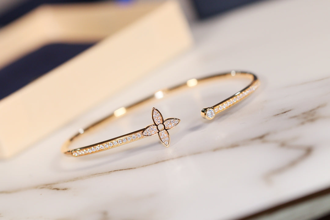 [Vintora]IDYLLE GOLD OPEN BRACELET DIAMOND PAVED