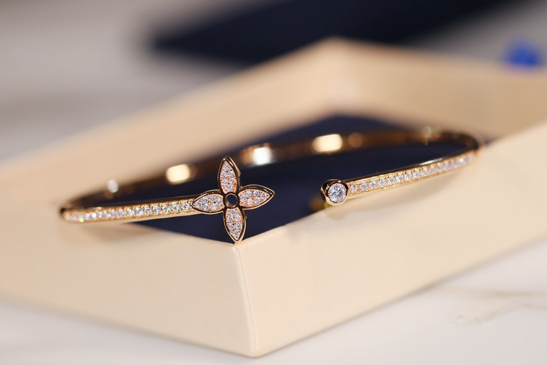 [Vintora]IDYLLE GOLD OPEN BRACELET DIAMOND PAVED