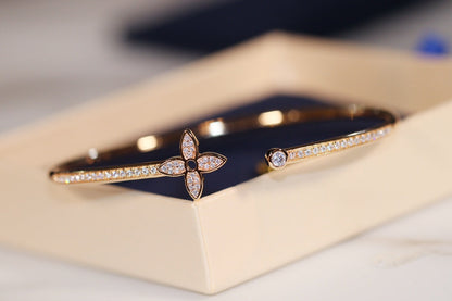 [Vintora]IDYLLE GOLD OPEN BRACELET DIAMOND PAVED