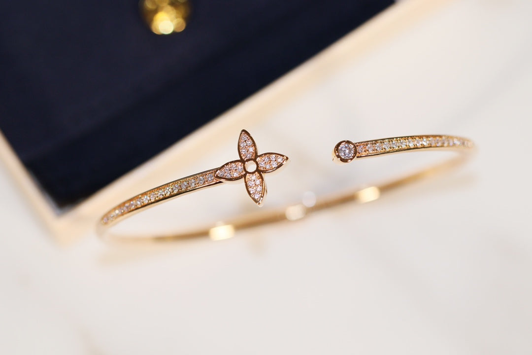 [Vintora]IDYLLE GOLD OPEN BRACELET DIAMOND PAVED