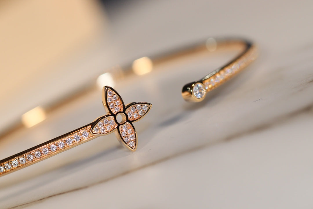 [Vintora]IDYLLE GOLD OPEN BRACELET DIAMOND PAVED