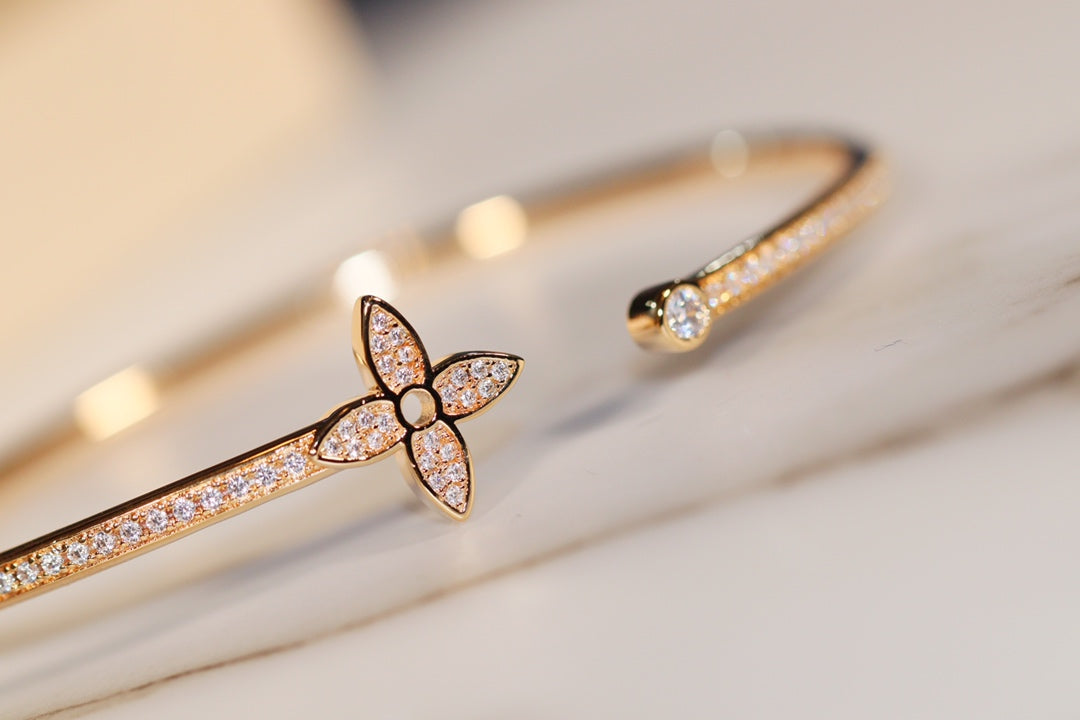 [Vintora]IDYLLE GOLD OPEN BRACELET DIAMOND PAVED