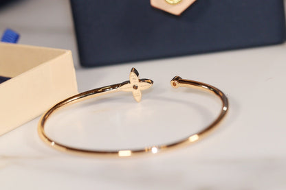 [Vintora]IDYLLE GOLD OPEN BRACELET DIAMOND PAVED