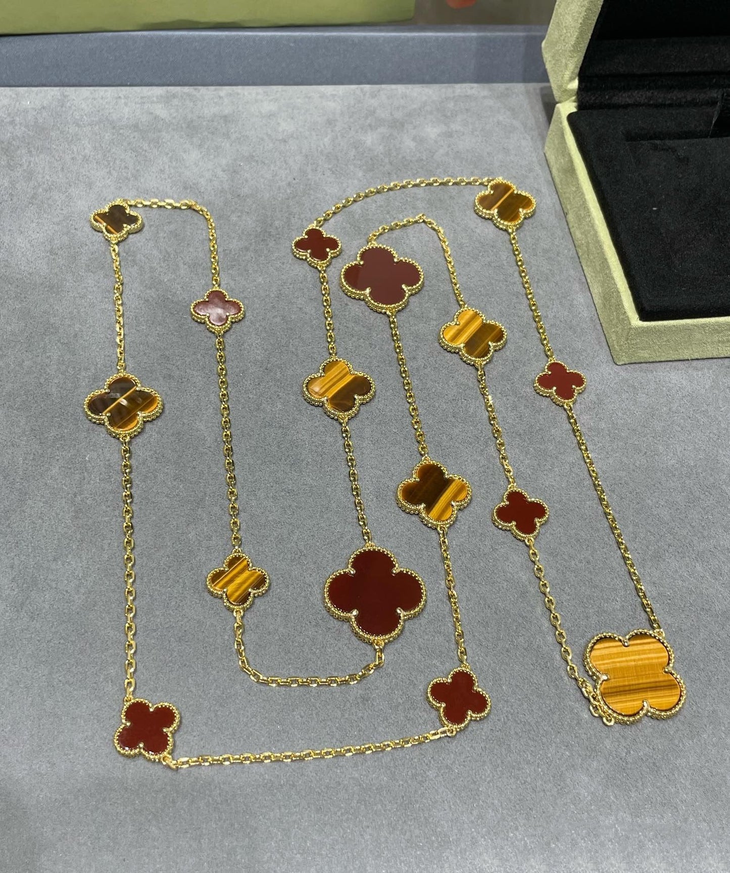 [Vintora]CLOVER 16 MOTIF CARNELIAN TIGER EYE Vintora GOLD NECKLACE