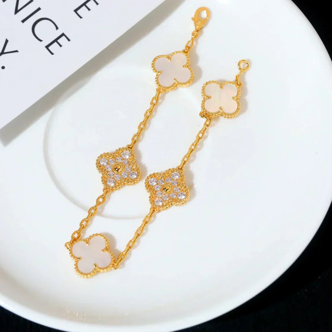 [Vintora]CLOVER WHITE PEARL MOP 5 MOTIF BRACELET COLLECTION