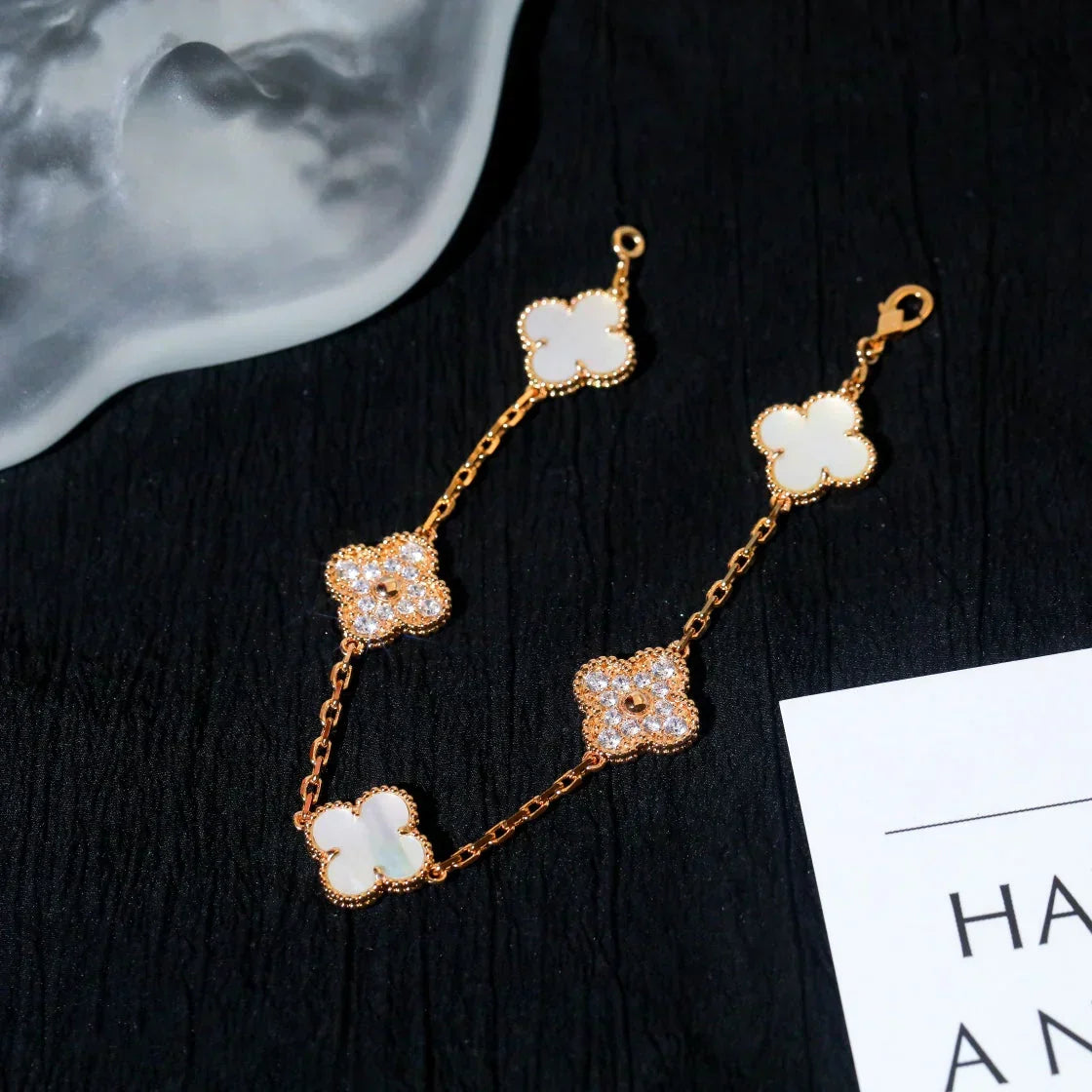 [Vintora]CLOVER WHITE PEARL MOP 5 MOTIF BRACELET COLLECTION