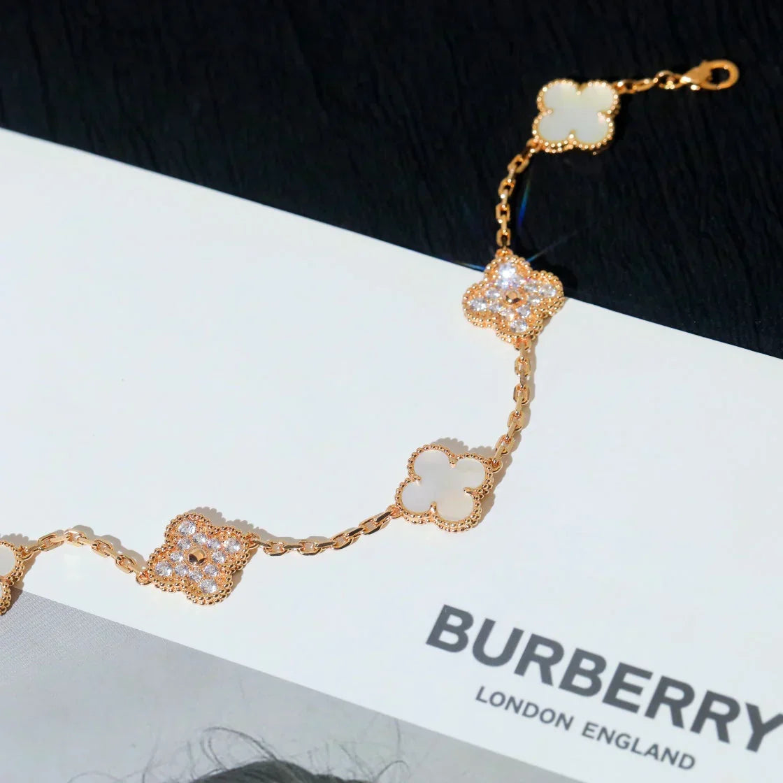 [Vintora]CLOVER WHITE PEARL MOP 5 MOTIF BRACELET COLLECTION