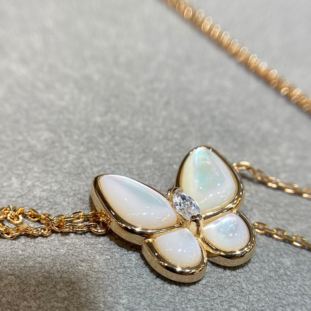 [Vintora]BUTTERFLY MOP DIAMOND NECKLACE