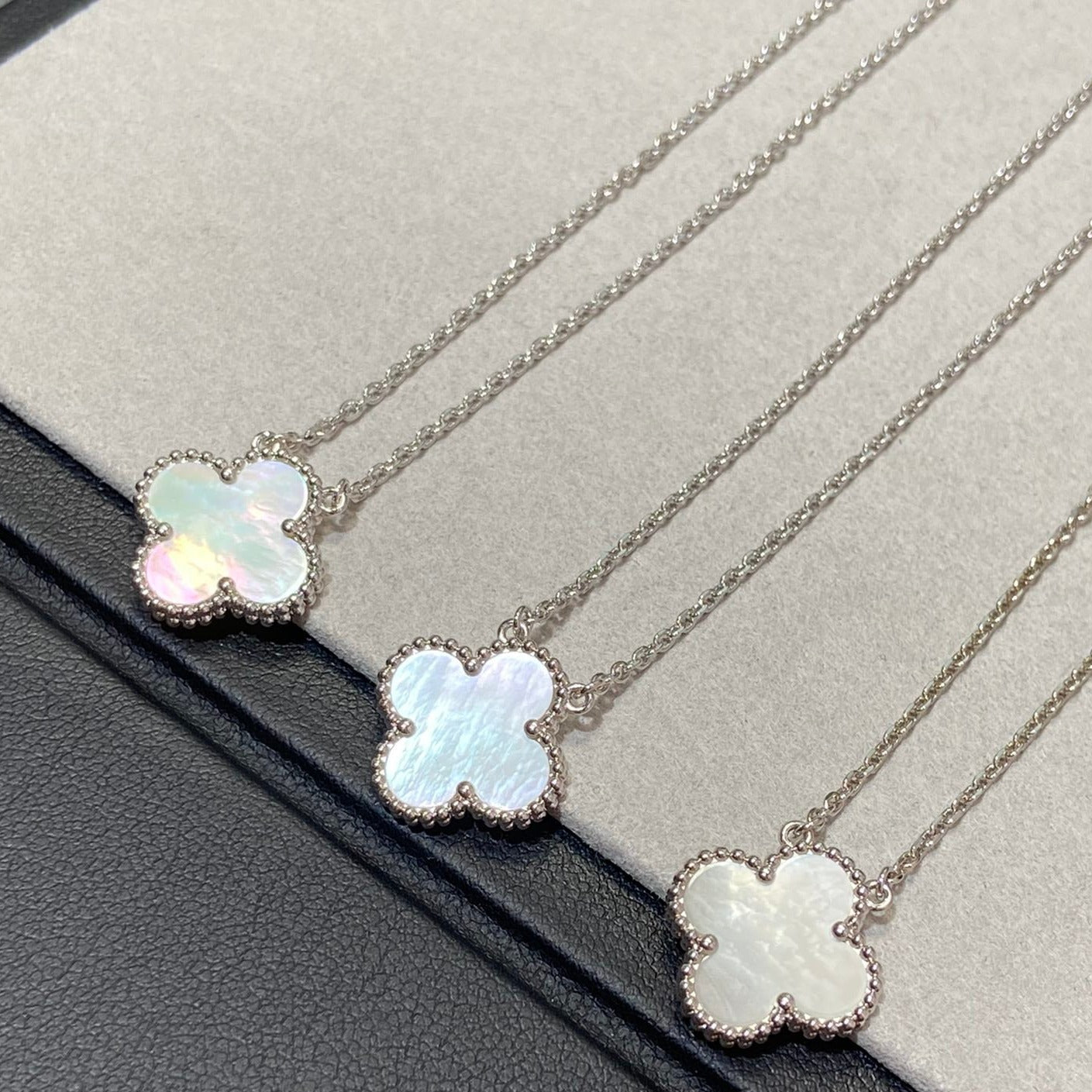 [Vintora]CLOVER MEDIUM SILVER WHITE MOP NECKLACE