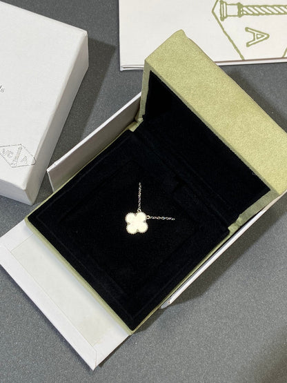 [Vintora]CLOVER MEDIUM SILVER WHITE MOP NECKLACE