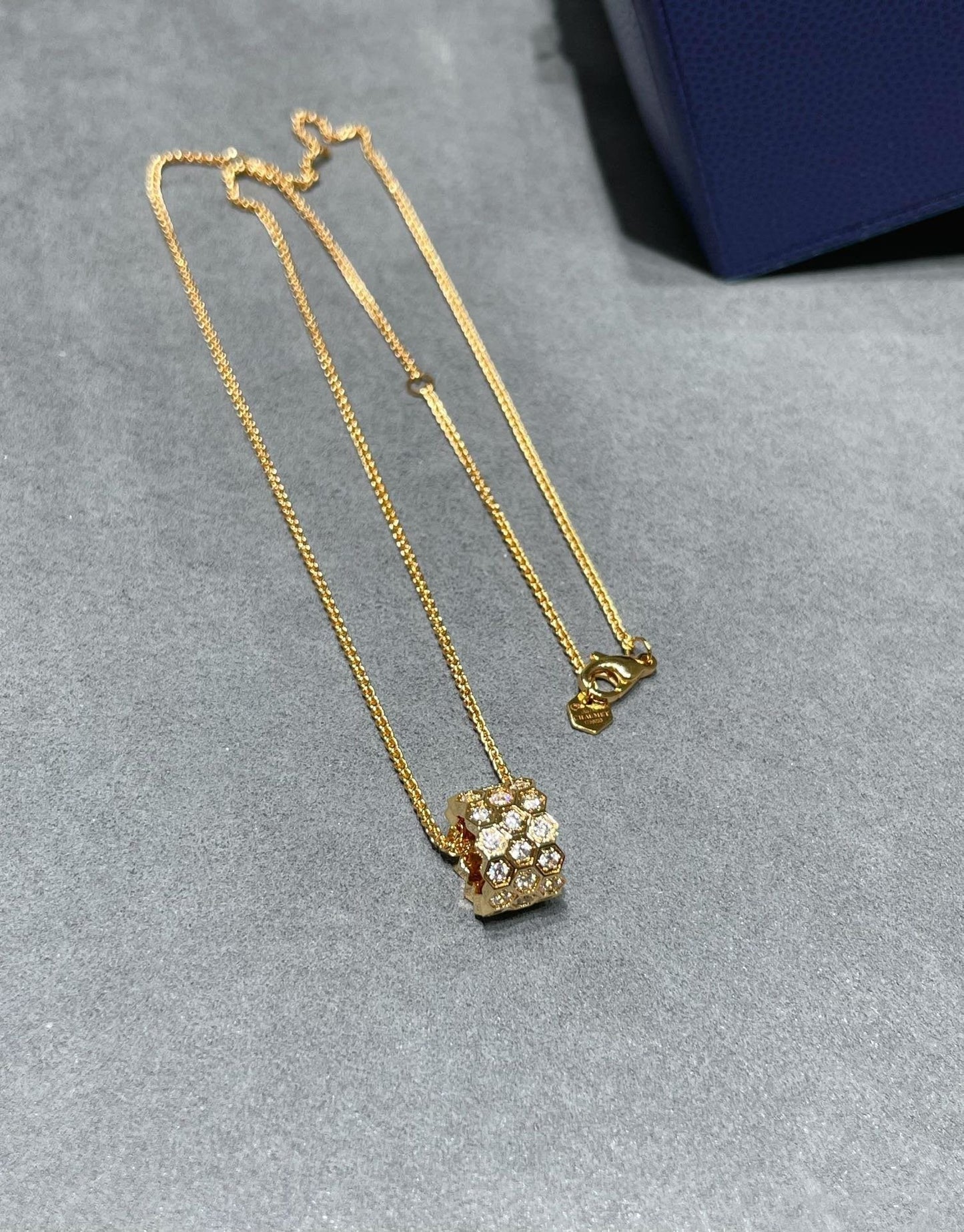 [Vintora]BEE LOVE DIAMOND PAVED 3 ROW NECKLACE