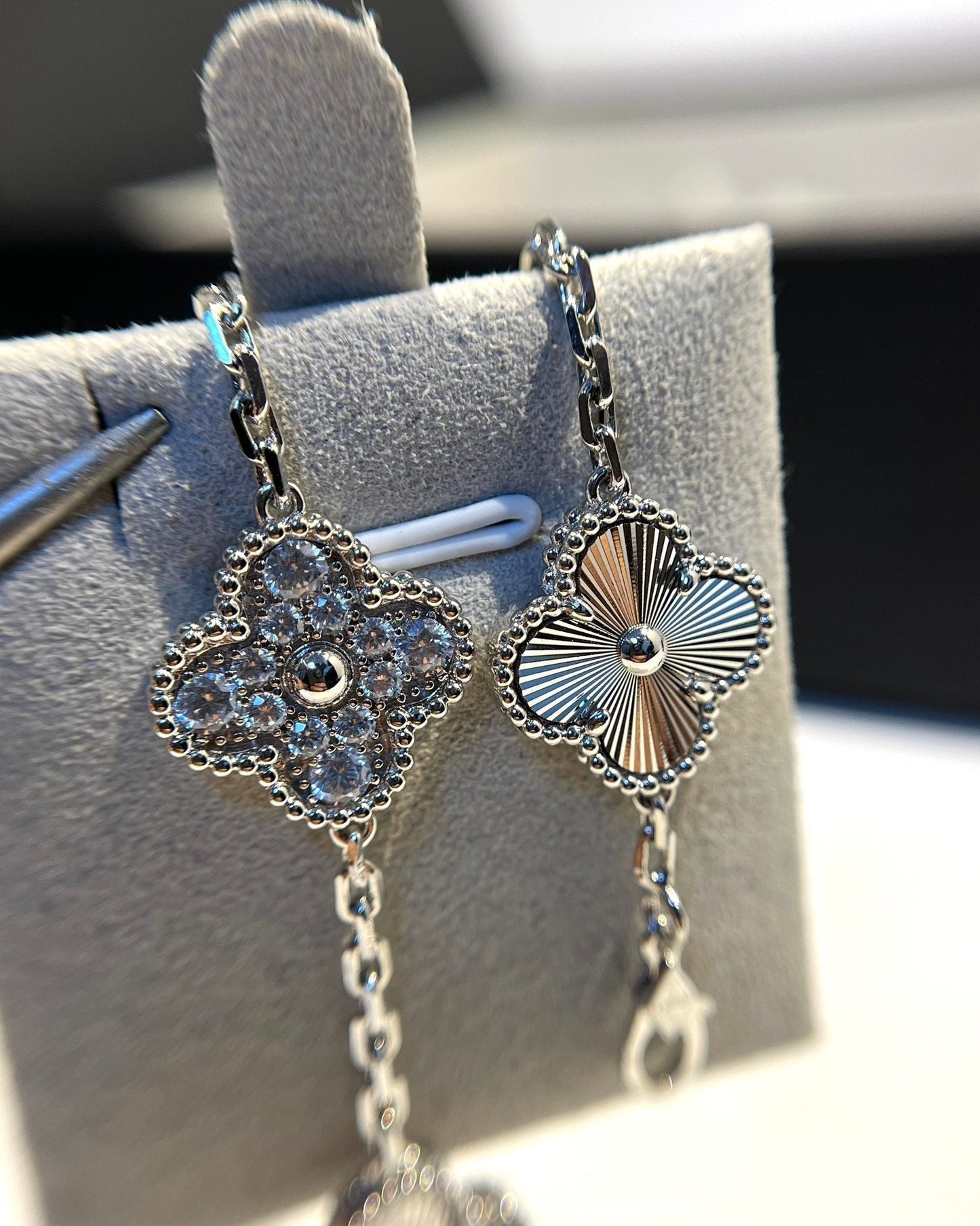 [Vintora] CLOVER 5 MOTIF LASER BRACELET COLLECTION