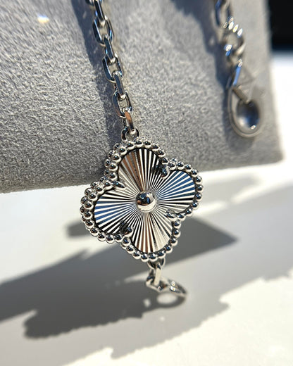 [Vintora] CLOVER 5 MOTIF LASER BRACELET COLLECTION