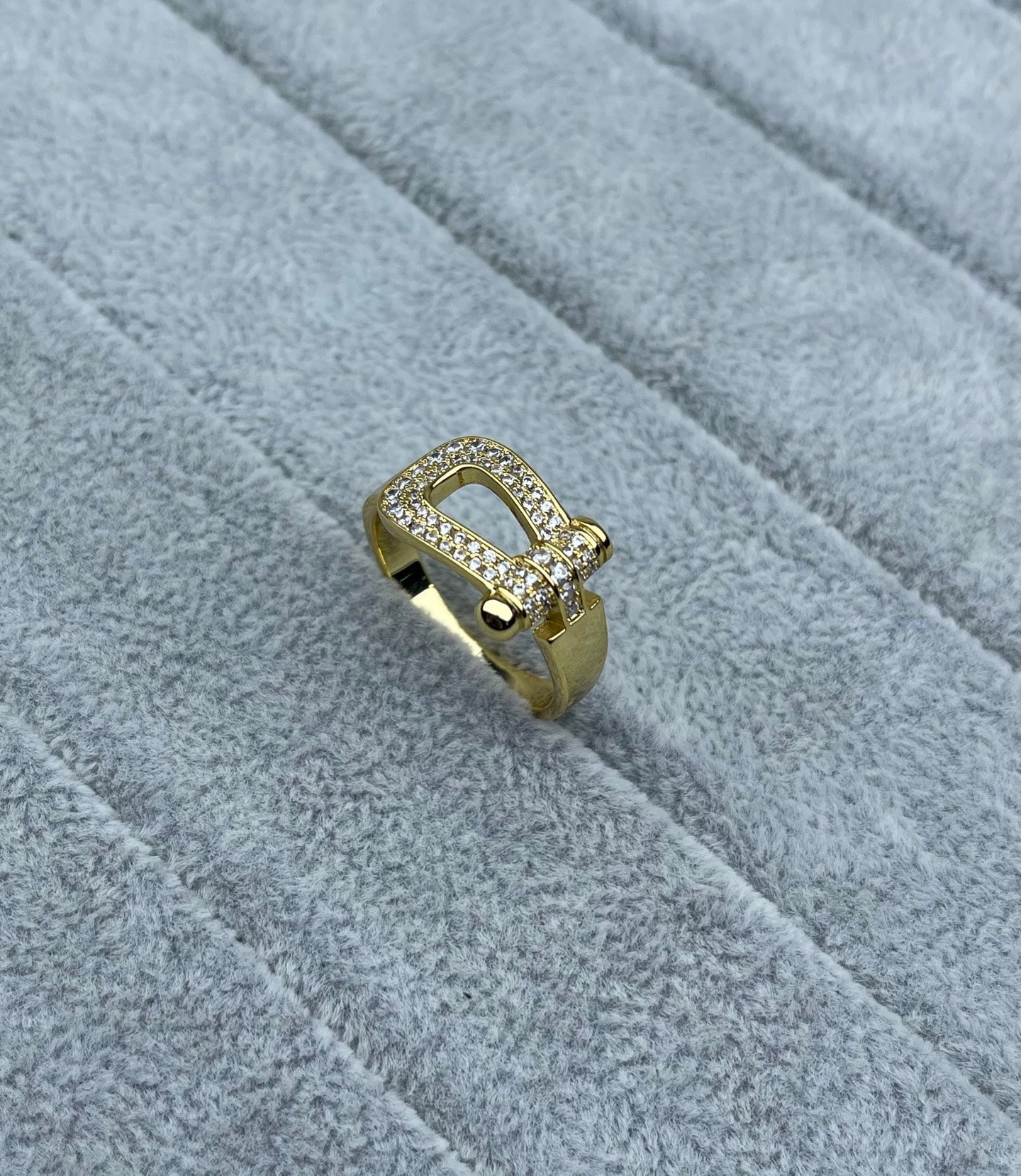 [Vintora]Wide Hoof-Shaped Diamond-Studded Ring