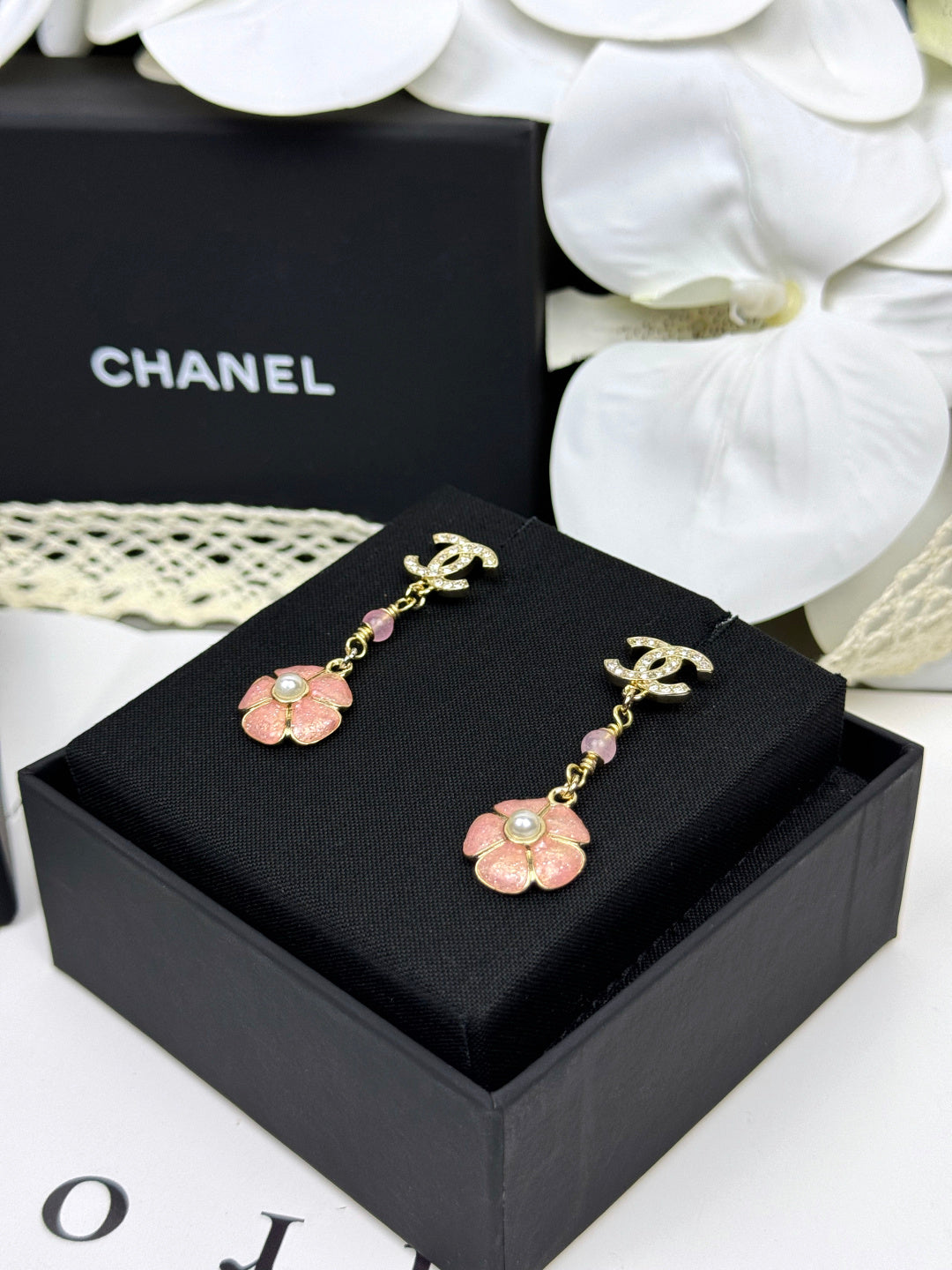 [Vintora]26C Pink Camellia Enamel Pendant with Double C Earrings