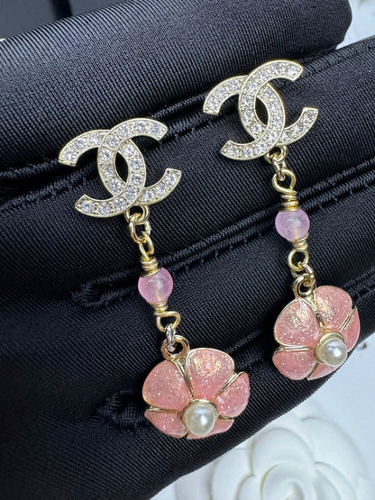 [Vintora]26C Pink Camellia Enamel Pendant with Double C Earrings