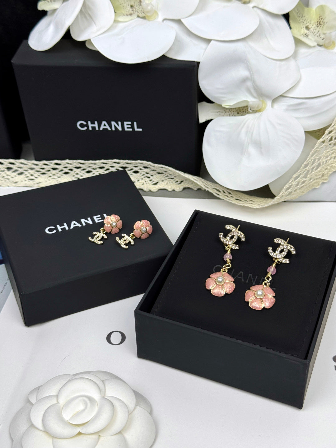 [Vintora]26C Pink Camellia Enamel Pendant with Double C Earrings