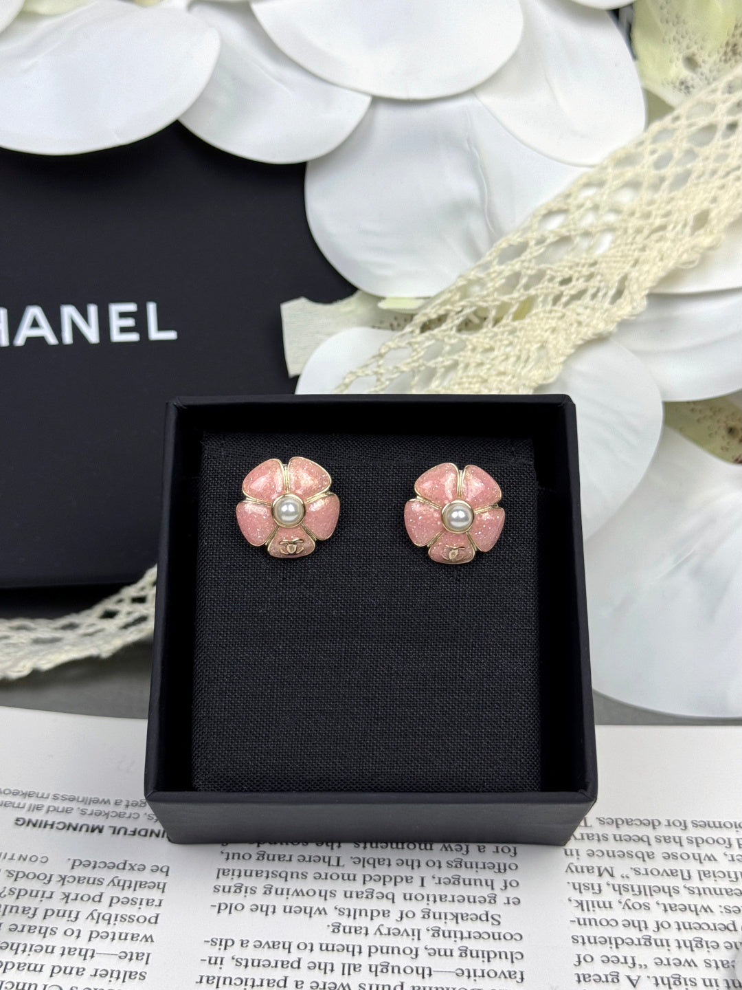 [Vintora]26C Pink Camellia Pearl Enamel Stud Earrings