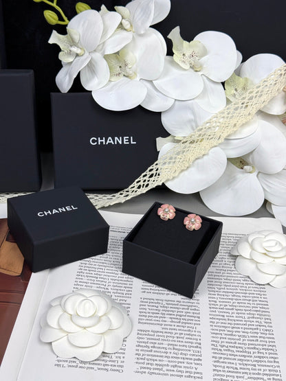[Vintora]26C Pink Camellia Pearl Enamel Stud Earrings