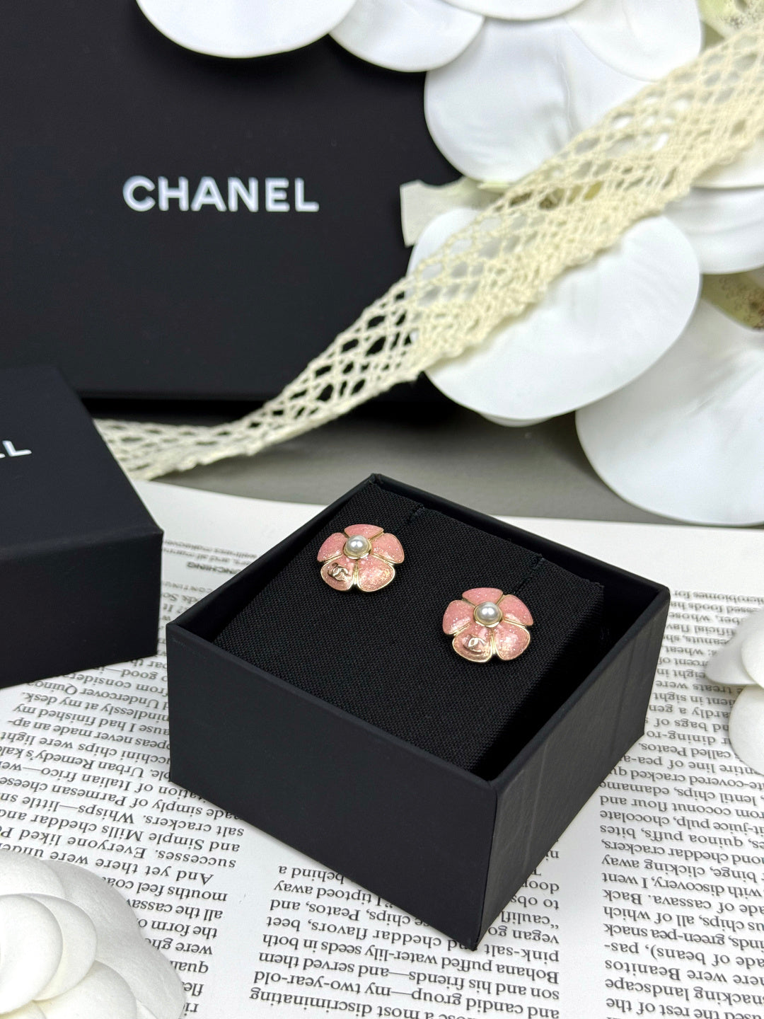 [Vintora]26C Pink Camellia Pearl Enamel Stud Earrings