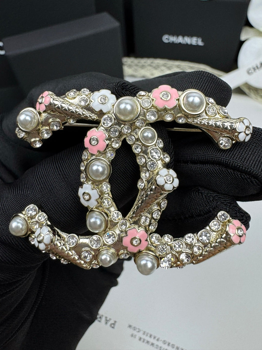 [Vintora]26C Pink-White Enamel Ice Cream Cone Double C Brooch