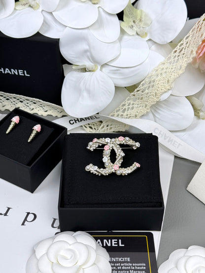 [Vintora]26C Pink-White Enamel Ice Cream Cone Double C Brooch