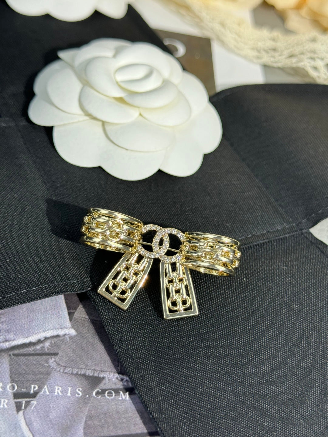[Vintora]25K Hollow Bow Brooch