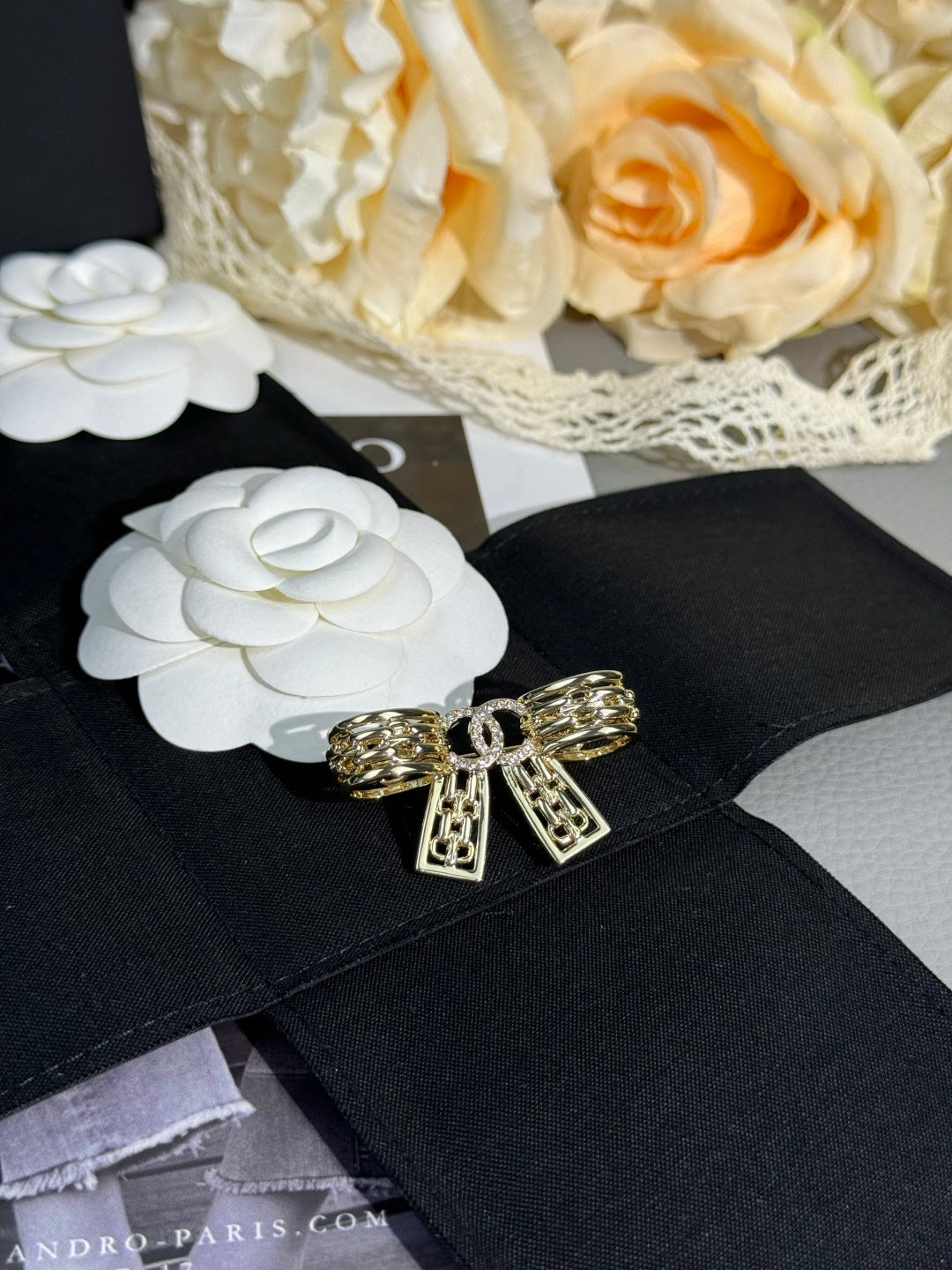 [Vintora]25K Hollow Bow Brooch