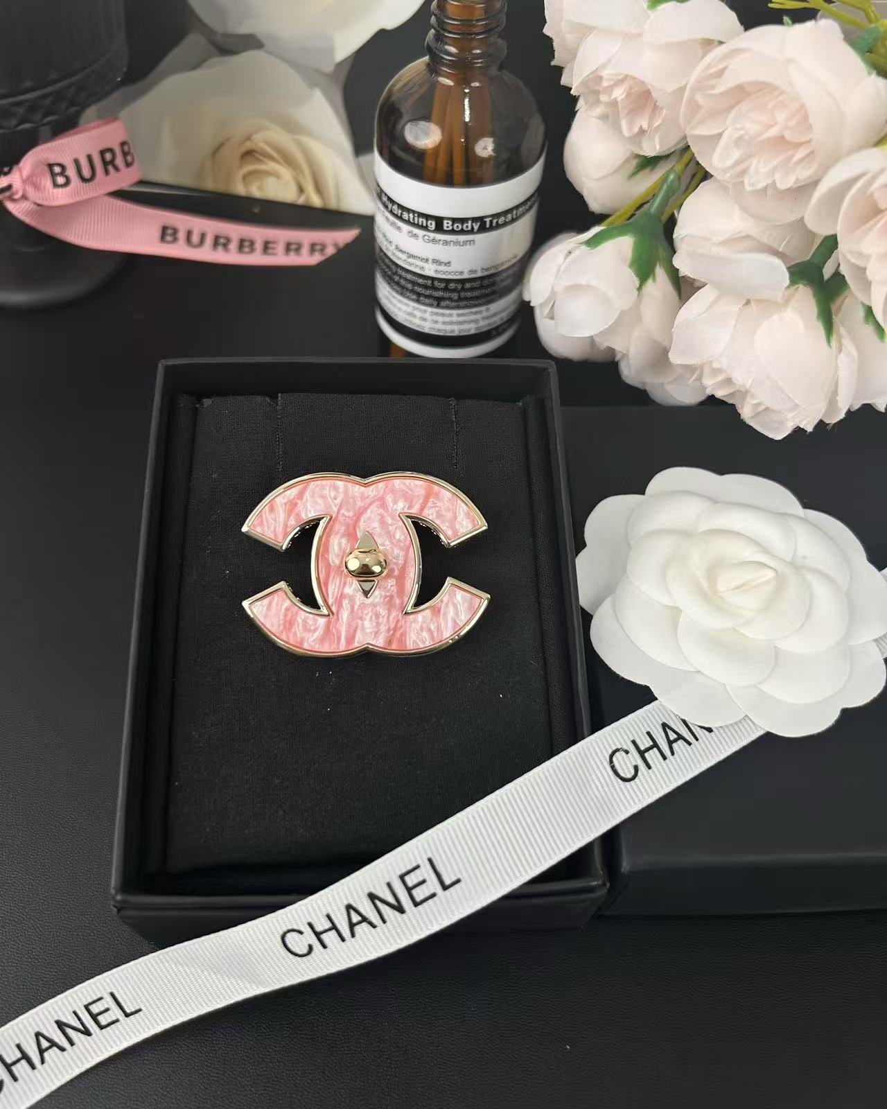 [Vintora]Pink Resin Classic Brooch 5cm