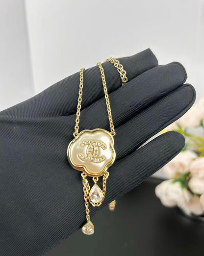 [Vintora]Cloud Pearl Mother-of-Pearl Diamond Chain Pendant Necklace