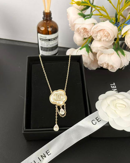 [Vintora]Cloud Pearl Mother-of-Pearl Diamond Chain Pendant Necklace