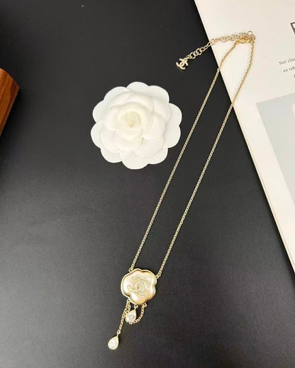 [Vintora]Cloud Pearl Mother-of-Pearl Diamond Chain Pendant Necklace