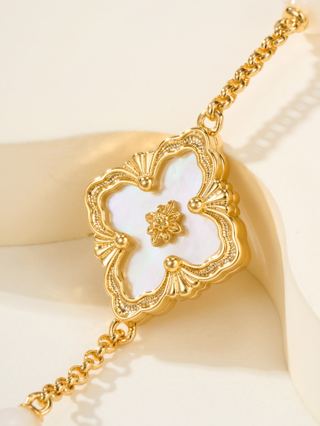 [Vintora]B.C.L ENAMELED Three-Flower Bracelet£¨Trumpet)