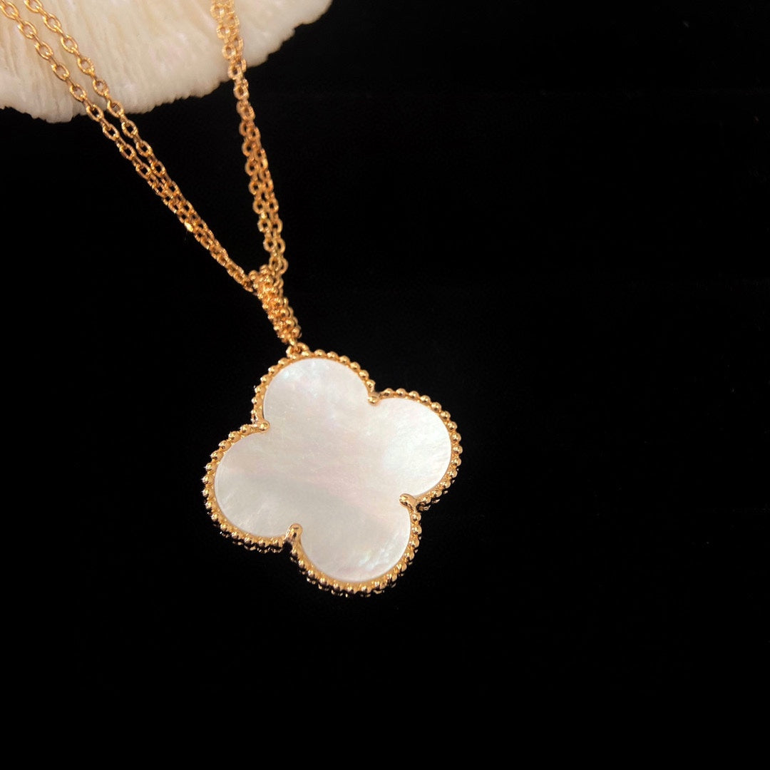 [Vintora]CLOVER 25MM MOP LARGE PENDANT NECKLACE