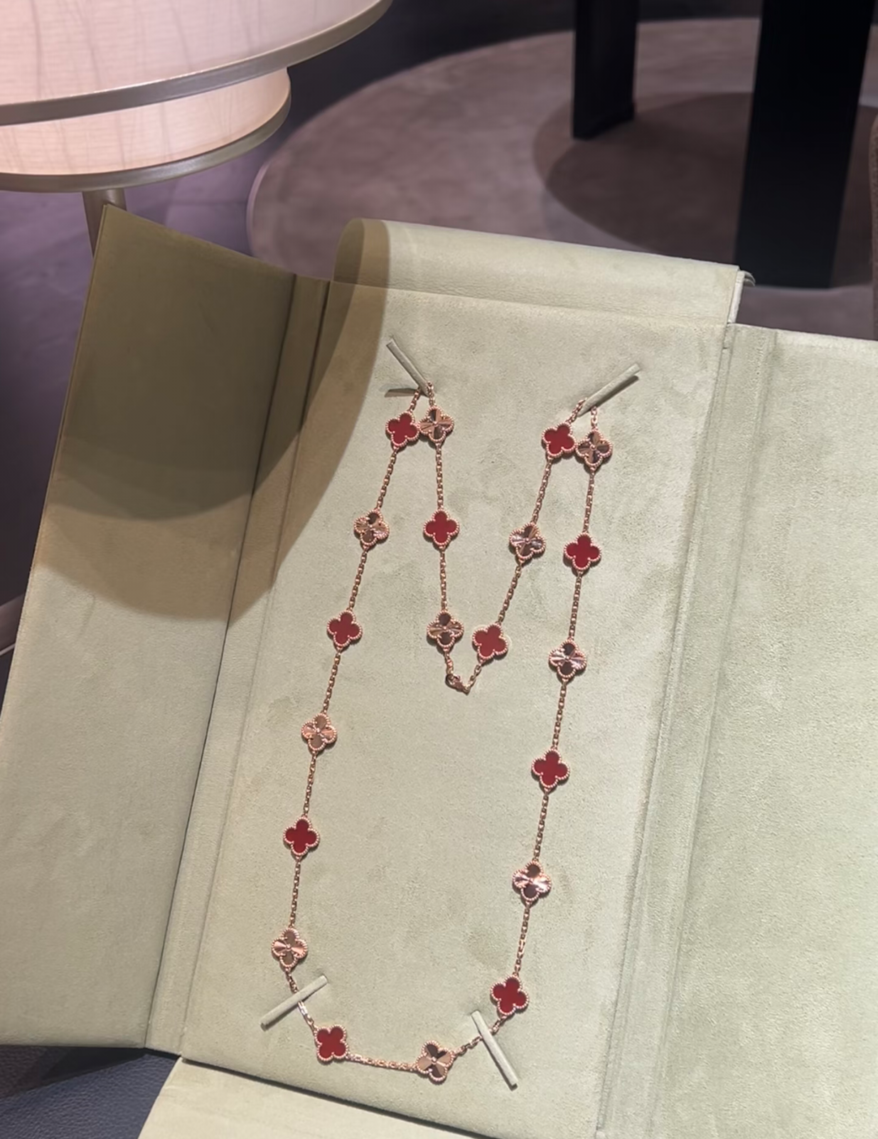 [Vintora]CLOVER 20 MOTIFS LASER CARNELIAN NECKLACE
