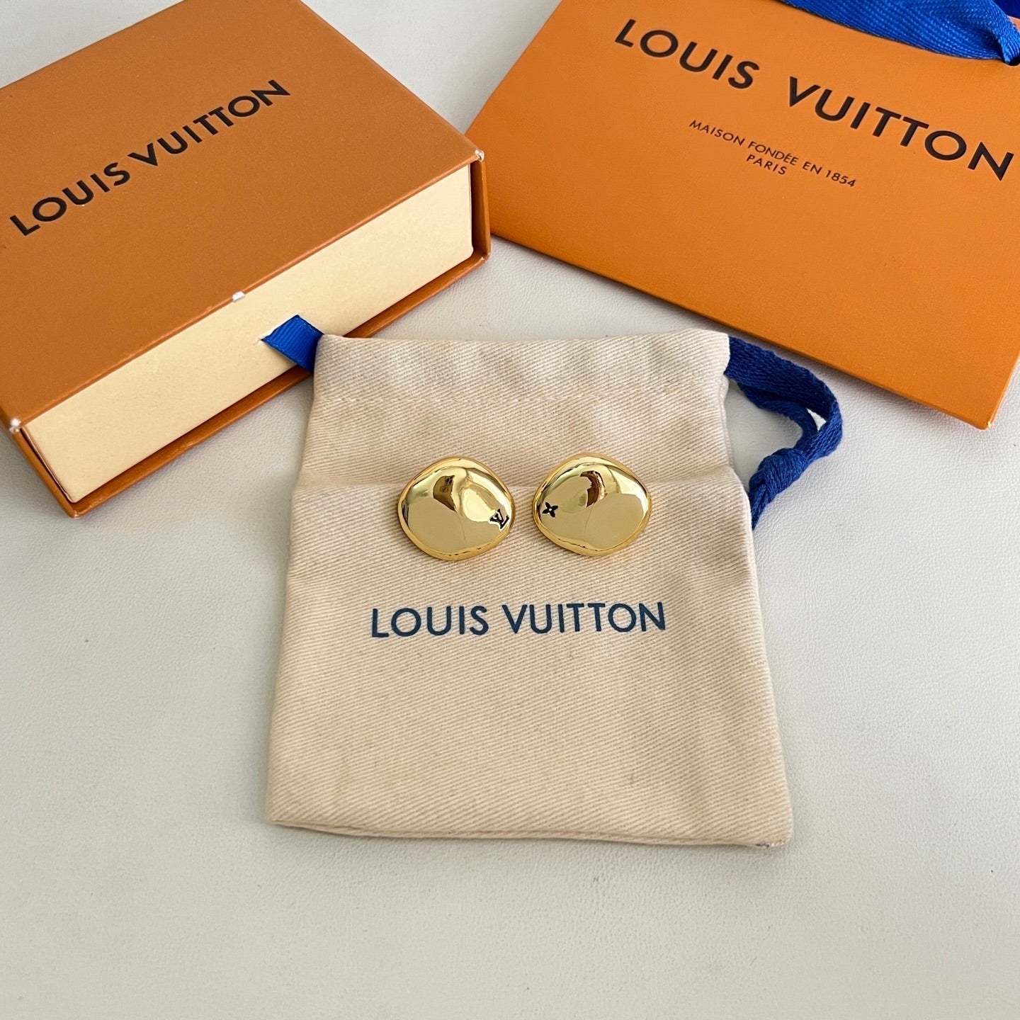 [Vintora]Gold Paris Stud Earrings