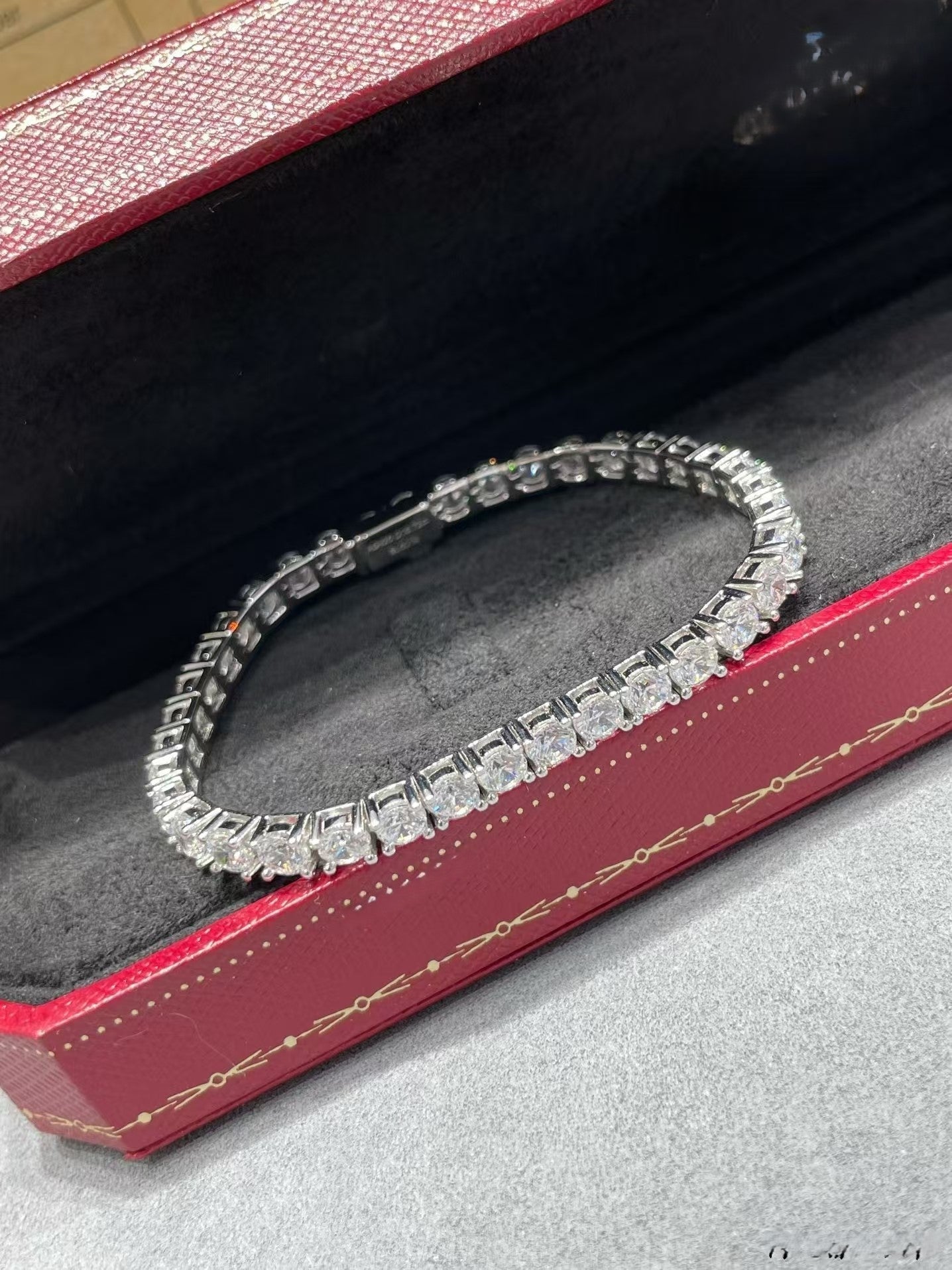 [Vintora jewelrys]TENNIS BRACELET WITH FULL DIAMOND SETTING