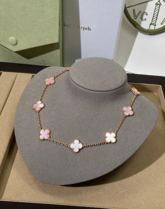 [Vintora Jewellery] Pink Necklace with Ten Clover Designs