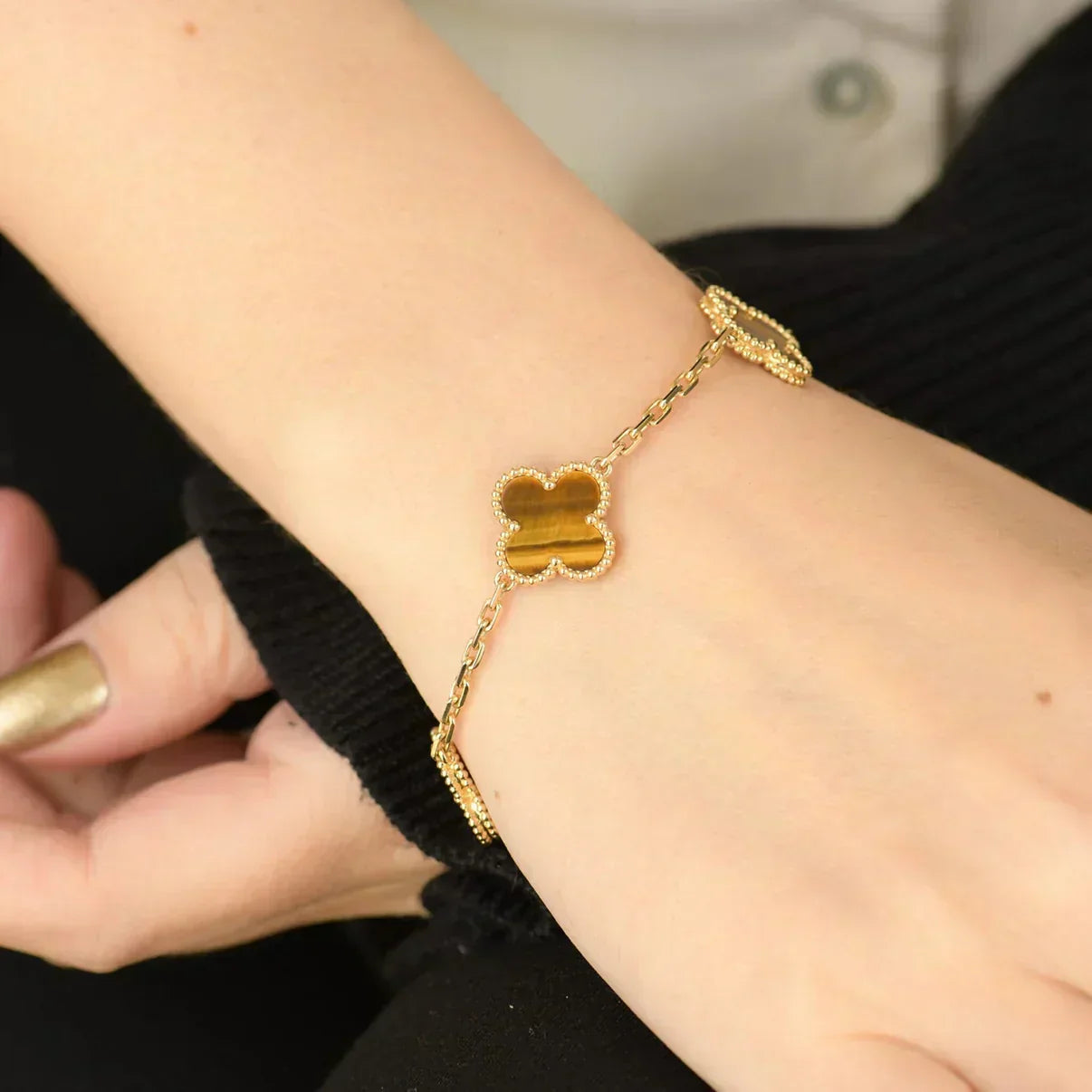 [Vintora] CLOVER 5 MOTIFS TIGER EYE BRACELET COLLECTION