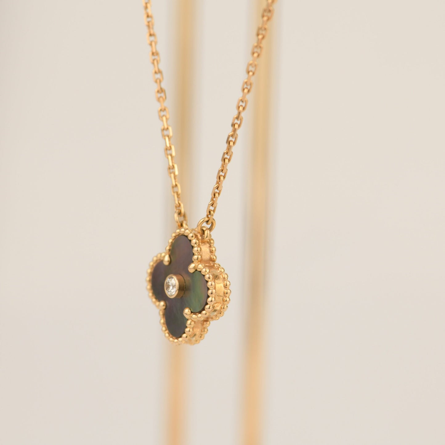 [Vintora]CLOVER 15MM DIAMOND AND MOTHER-OF-GREY NECKLACE