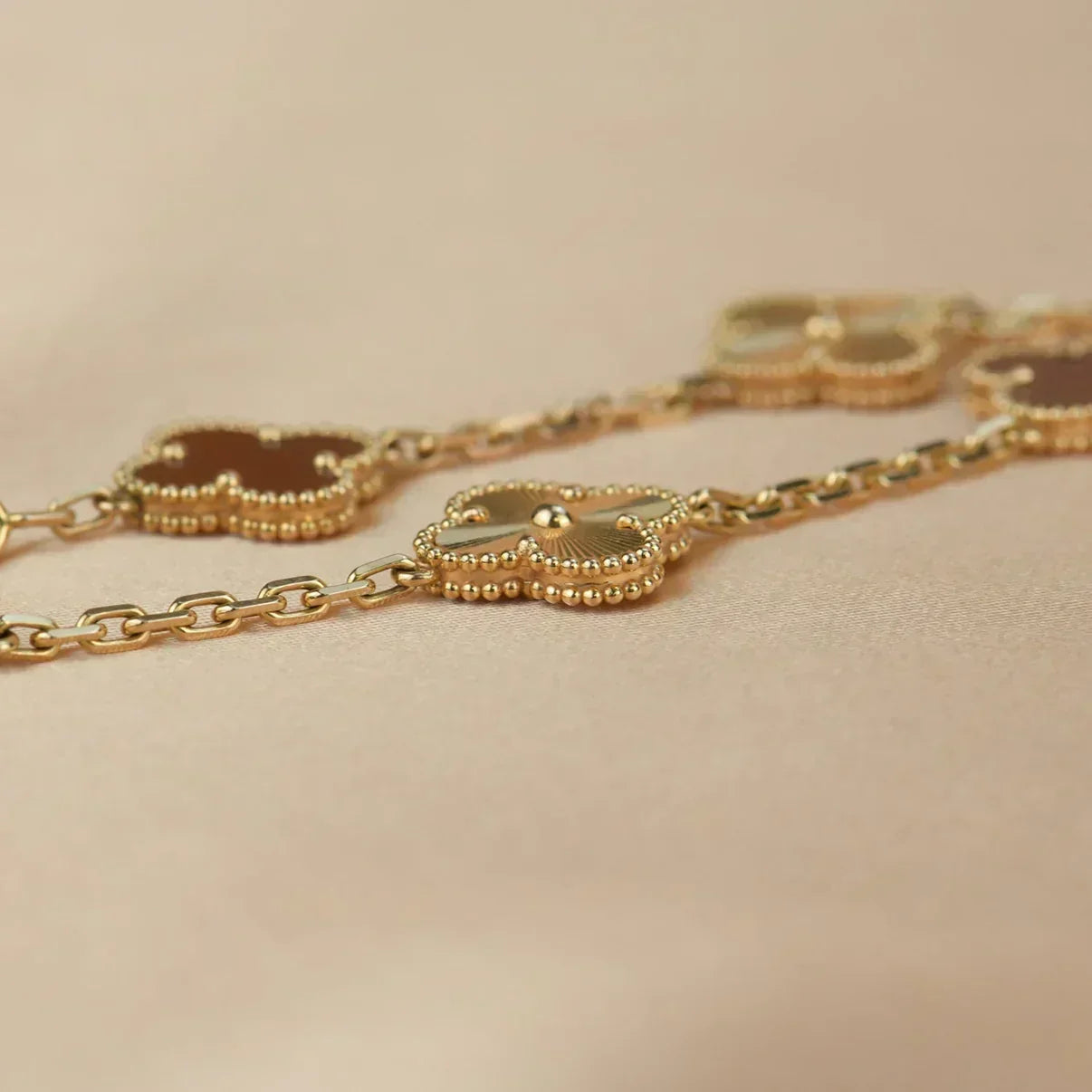 [Vintora] CLOVER 5 MOTIF RED CORNELIAN BRACELET COLLECTION
