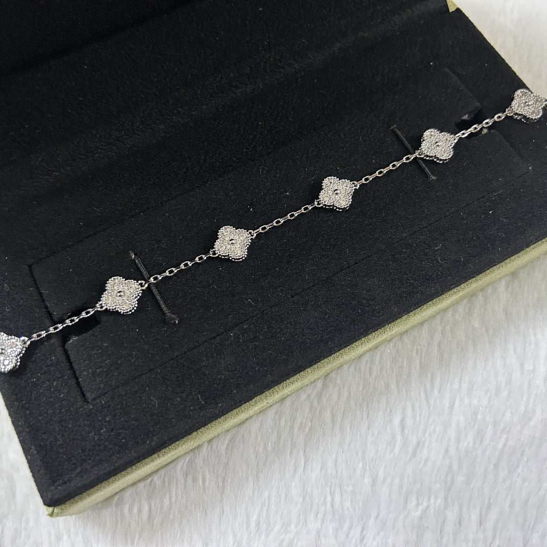 [Vintora]CLOVER 6 MOTIF DIAMOND BRACELET