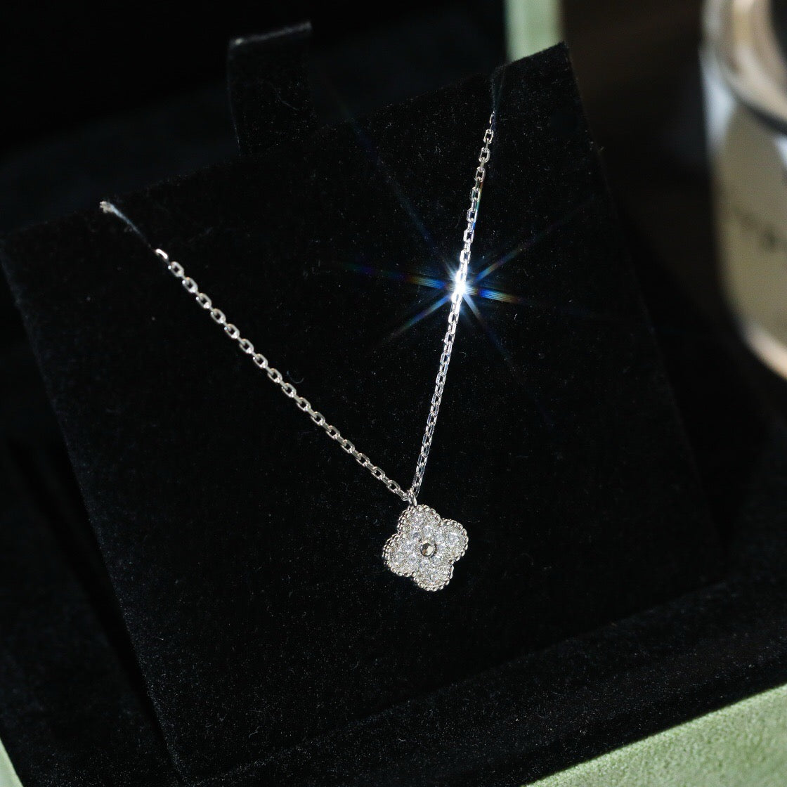 [Vintora]CLOVER MINI 9.5MM PENDANT DIAMOND NECKLACE