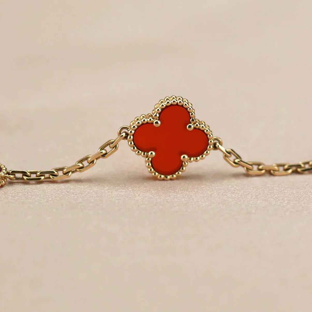 [Vintora] CLOVER 5 MOTIF RED CORNELIAN BRACELET COLLECTION