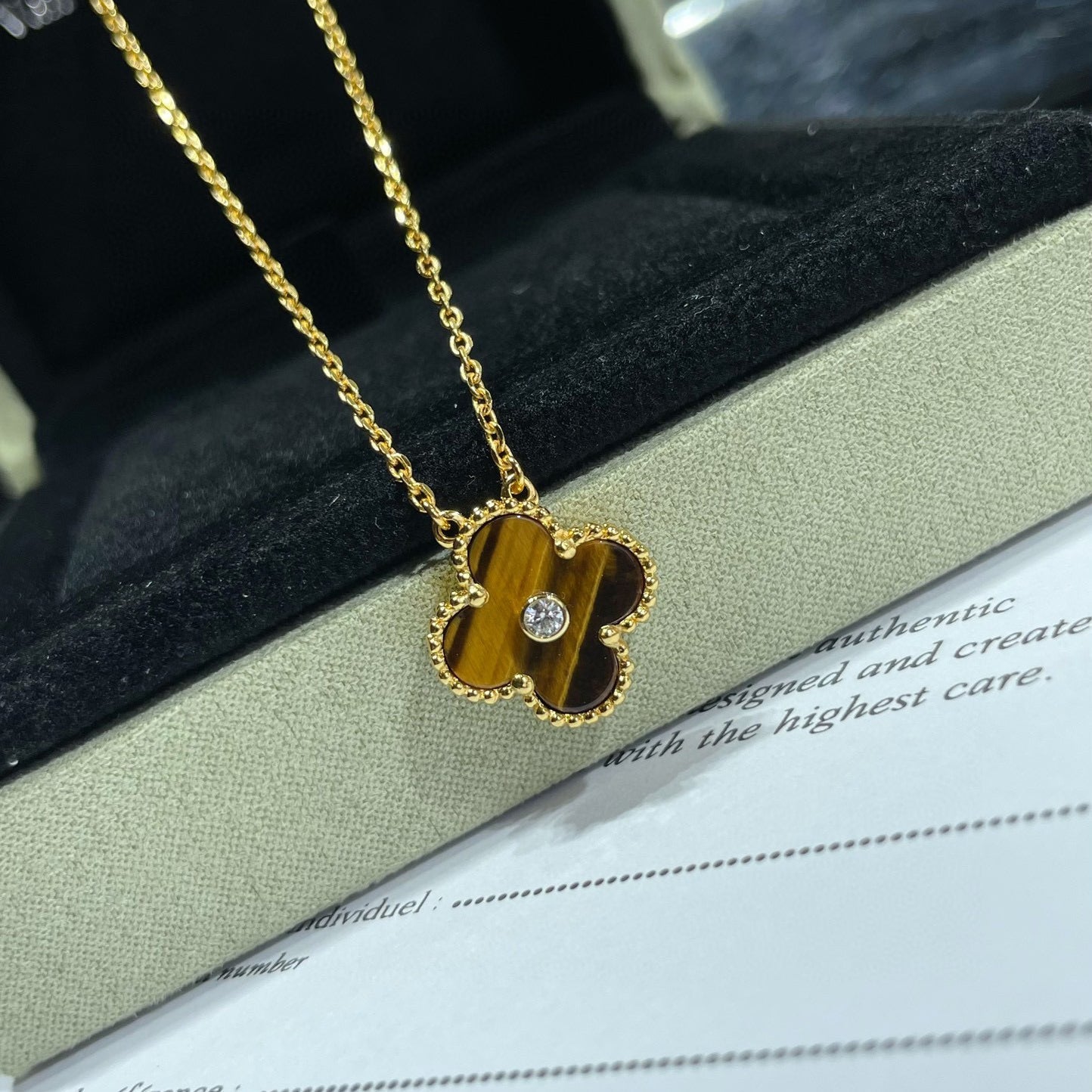 [Vintora]CLOVER 15MM DIAMOND AND YELLOW TIGER'S EYE AGATE necklace